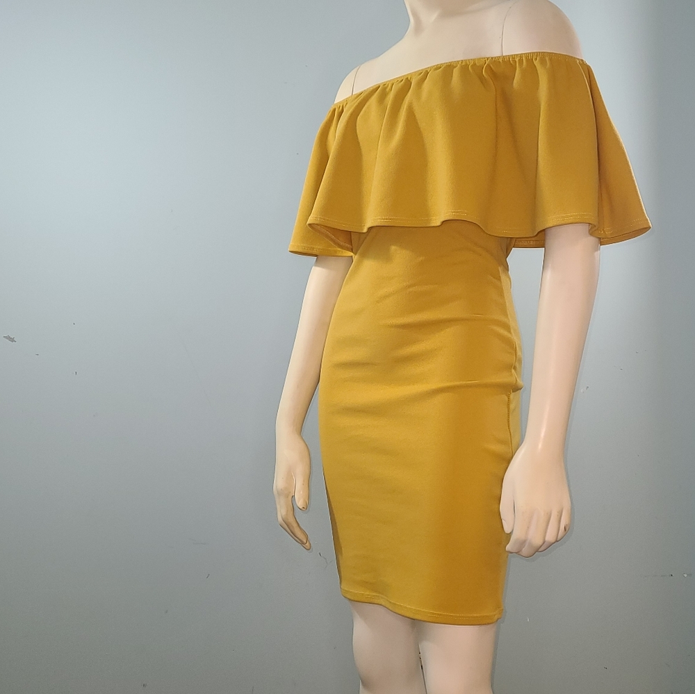 Pinc Mustard Off-Shoulder Mini Dress, S